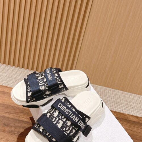 High Quality Luxury Dior Spring And Summer New Thick-Soled Beach Slippers – Style 31174 product detail