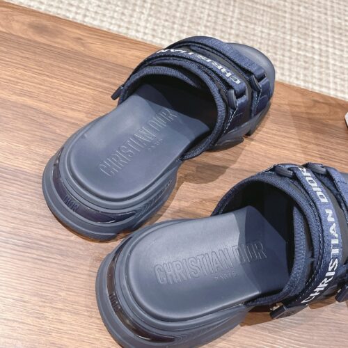 High Quality Luxury Dior Spring And Summer New Thick-Soled Beach Slippers – Style 85990 product detail