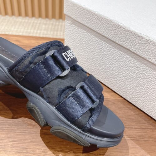 High Quality Luxury Dior Spring And Summer New Thick-Soled Beach Slippers – Style 85990 product detail