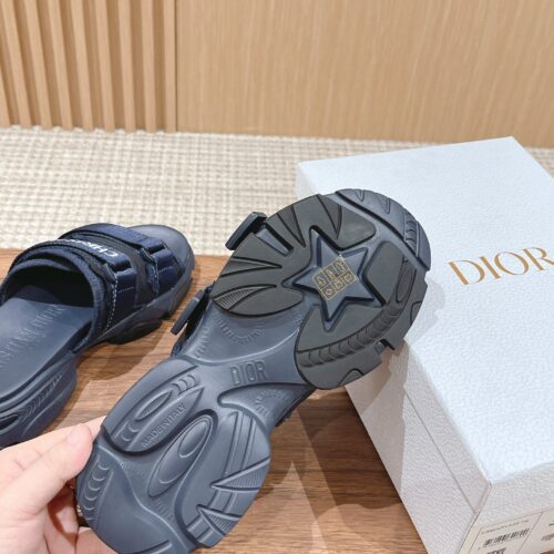 High Quality Luxury Dior Spring And Summer New Thick-Soled Beach Slippers – Style 85990 product detail