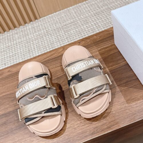 High Quality Luxury Dior Spring And Summer New Thick-Soled Beach Slippers – Style 30630 alternate view