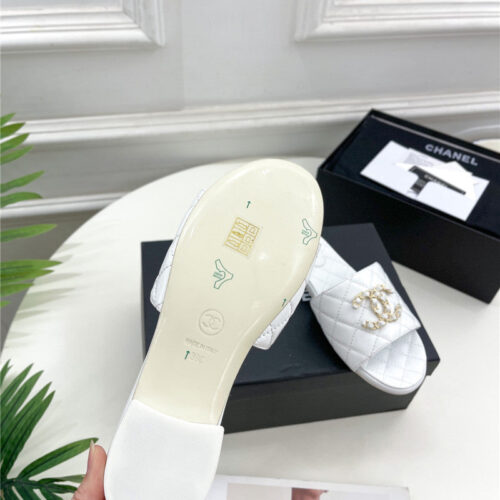 High Quality Luxury Chanel Counter Classic Double C Buckle Slippers – Style 85926 product detail