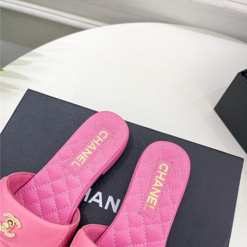 High Quality Luxury Chanel Counter Classic Double C Buckle Slippers – Style 97798 product detail