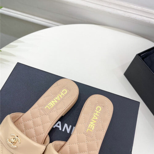 High Quality Luxury Chanel Counter Classic Double C Buckle Slippers – Style 68422 product detail