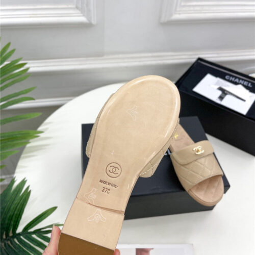 High Quality Luxury Chanel Counter Classic Double C Buckle Slippers – Style 68422 product detail