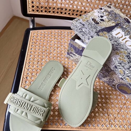 High Quality Luxury Dior Velcro Slippers product detail