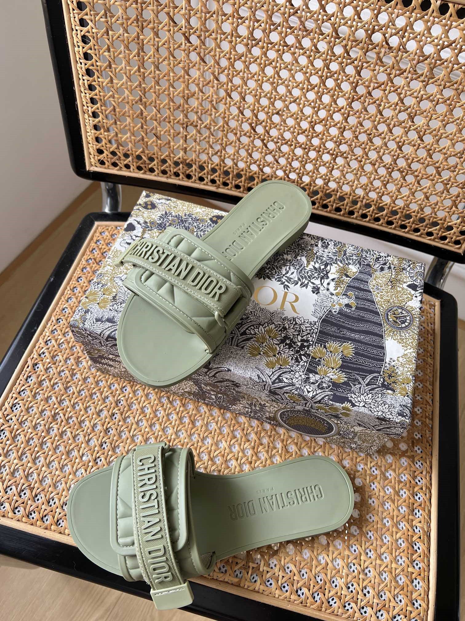 High Quality Luxury Dior Velcro Slippers product detail