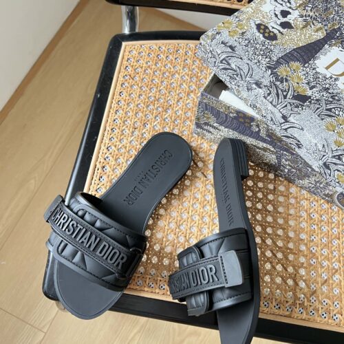 High Quality Luxury Dior Velcro Slippers – Style 15526 product detail