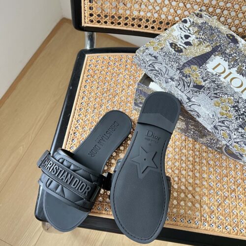 High Quality Luxury Dior Velcro Slippers – Style 15526 product detail