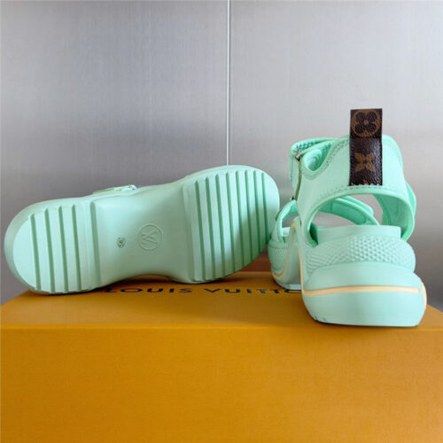 High Quality Luxury Louis Vuitton Velcro Polka Dot Sandals product detail