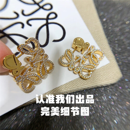 High Quality Luxury Loewe Rhombus Diamond Stud Earrings product detail