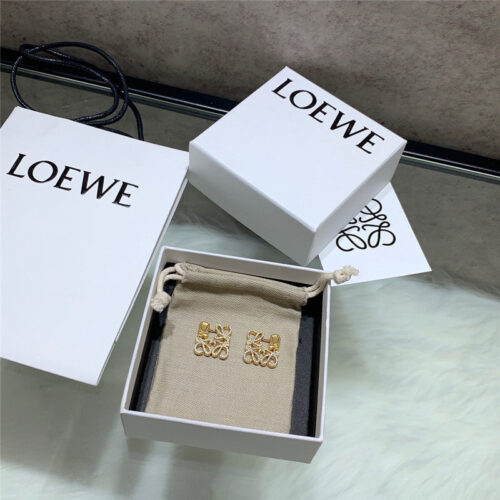 High Quality Luxury Loewe Rhombus Diamond Stud Earrings product detail