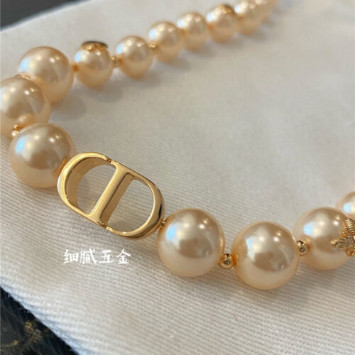 High Quality Luxury Dior Pearl Bracelet product detail