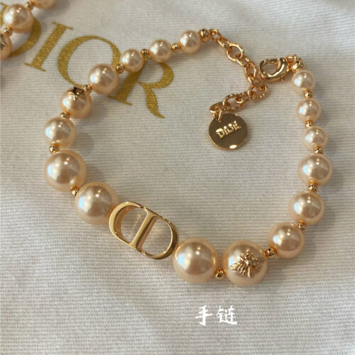 High Quality Luxury Dior Pearl Bracelet
