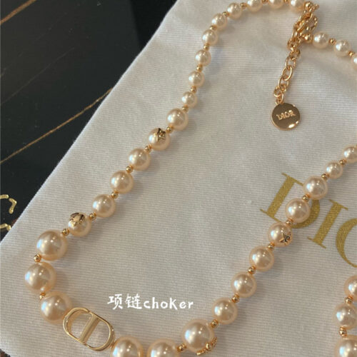 High Quality Luxury Dior Pearl Bracelet product detail