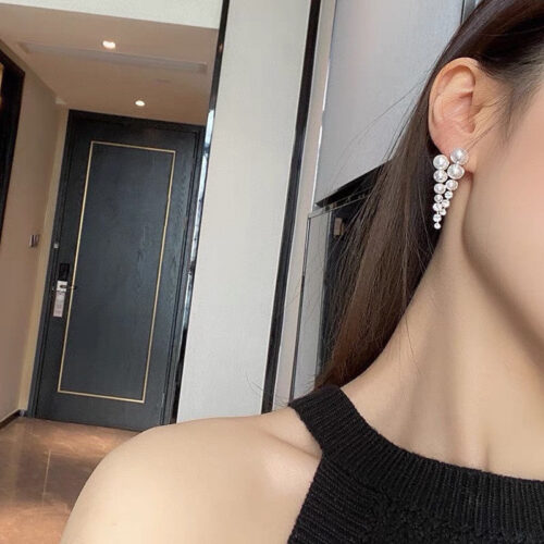 High Quality Luxury Celine Fashion Simple Earrings alternate view