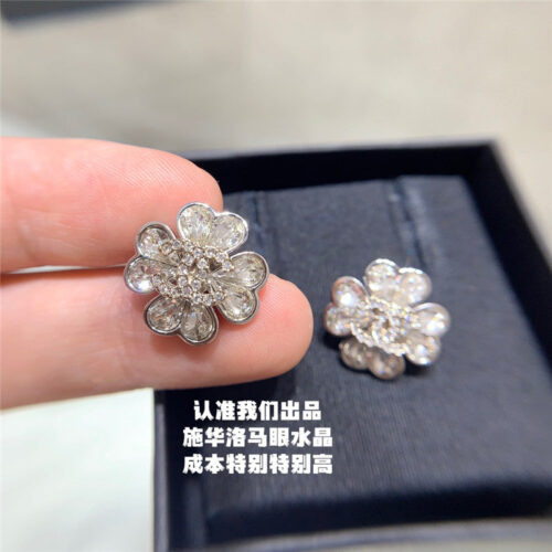 High Quality Luxury Chanel Four-Leaf Clover Double C Earrings product detail