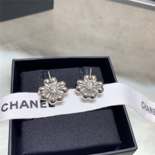 High Quality Luxury Chanel Four-Leaf Clover Double C Earrings product detail