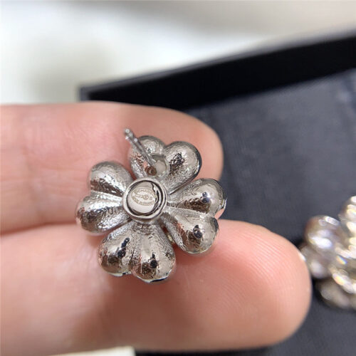 High Quality Luxury Chanel Four-Leaf Clover Double C Earrings product detail