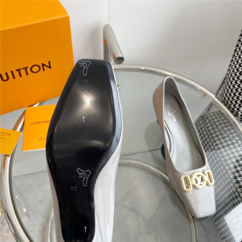 High Quality Luxury Louis Vuitton Chain Kitten Heel Square Toe Shoes – Style 00579 product detail