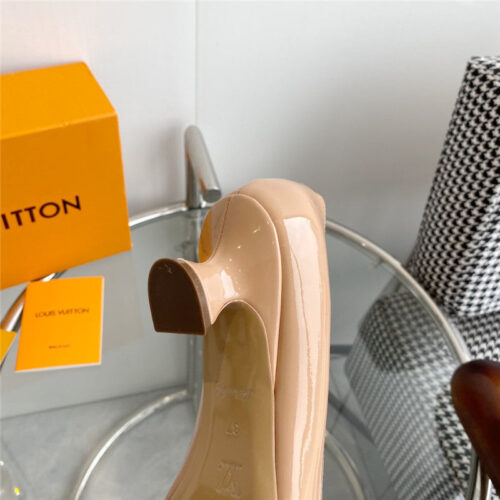 High Quality Luxury Louis Vuitton Chain Square-Toe Kitten Heels – Sizes 35–41 product detail