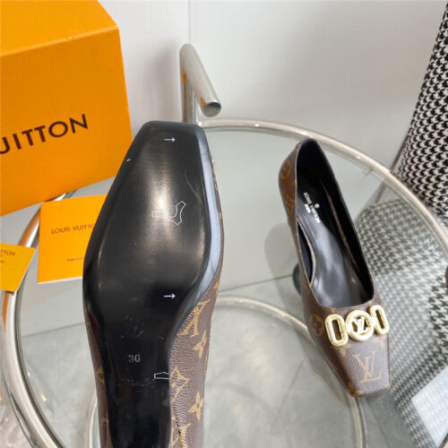 High Quality Luxury Louis Vuitton Chain Kitten Heel Square Toe Shoes – Style 71747 product detail
