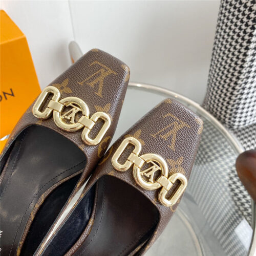 High Quality Luxury Louis Vuitton Chain Kitten Heel Square Toe Shoes – Style 71747 product detail