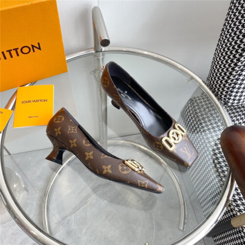 High Quality Luxury Louis Vuitton Chain Kitten Heel Square Toe Shoes – Style 71747 alternate view