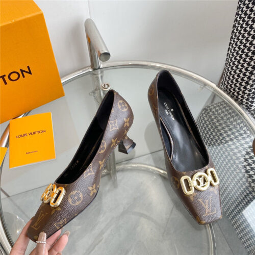 High Quality Luxury Louis Vuitton Chain Kitten Heel Square Toe Shoes – Style 71747 product detail