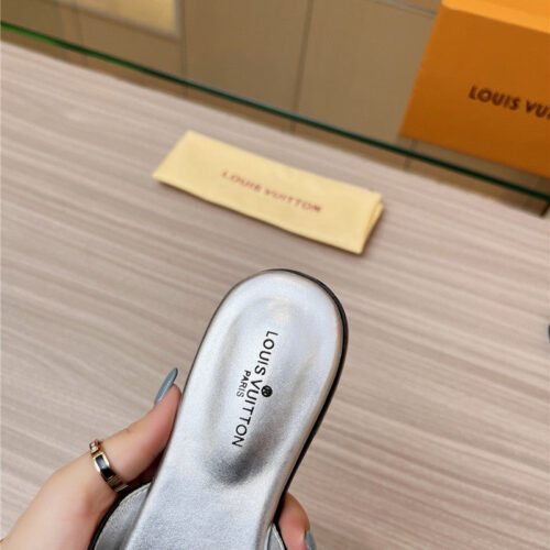 High Quality Luxury Louis Vuitton Milan Fashion Week Catwalk Slippers – Style 84995 product detail