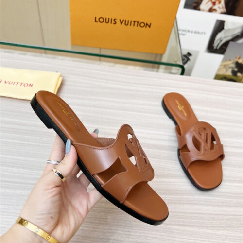 High Quality Luxury Louis Vuitton Milan Fashion Week Catwalk Slippers alternate view