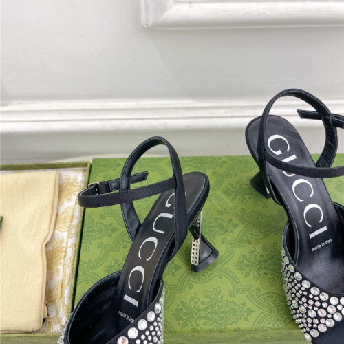 High Quality Luxury Gucci New Crystal Diamond Sandals And Slippers – Style 84307 product detail