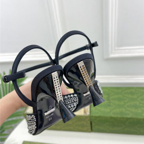 High Quality Luxury Gucci New Crystal Diamond Sandals And Slippers – Style 84307 product detail