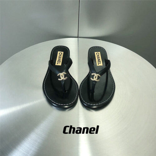 High Quality Luxury Chanel Chain Flip Flops alternate view