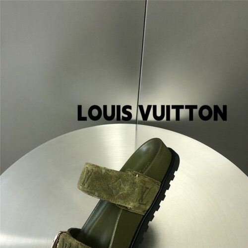 High Quality Luxury Louis Vuitton Metal Buckle Logo Platform Slippers – Style 31331 product detail