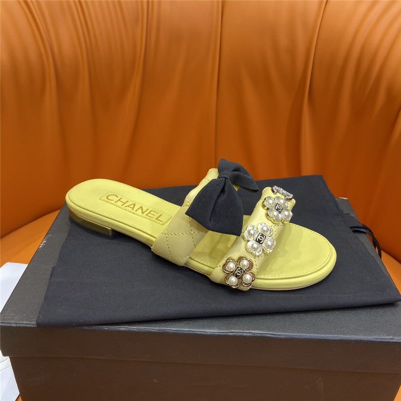High Quality Luxury Chanel Embroidered Logo Slippers product detail