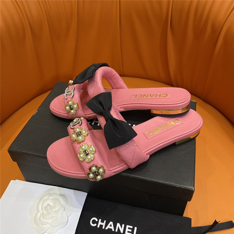 High Quality Luxury Chanel Embroidered Logo Slippers – Style 99910 product detail
