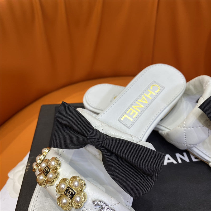 High Quality Luxury Chanel Embroidered Logo Slippers – Style 98214 product detail