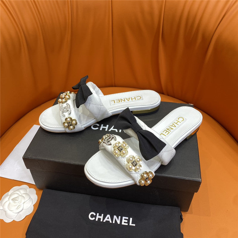 High Quality Luxury Chanel Embroidered Logo Slippers – Style 98214 product detail