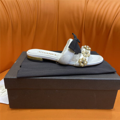 High Quality Luxury Chanel Embroidered Logo Slippers – Style 98214 product detail