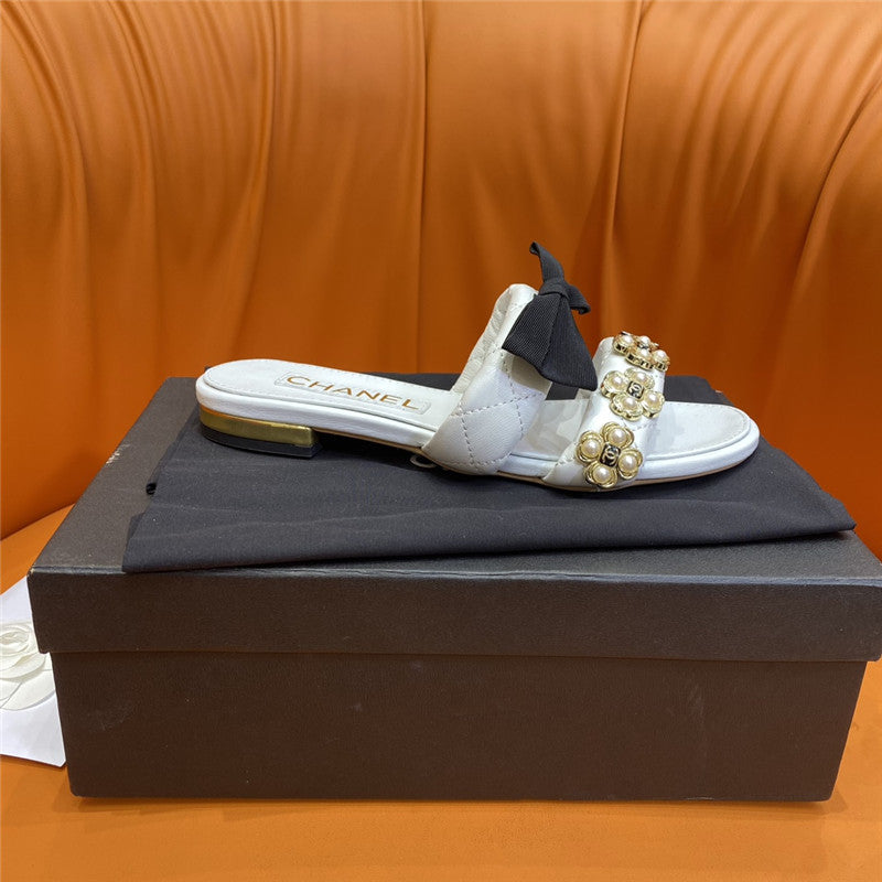 High Quality Luxury Chanel Embroidered Logo Slippers – Style 98214 product detail