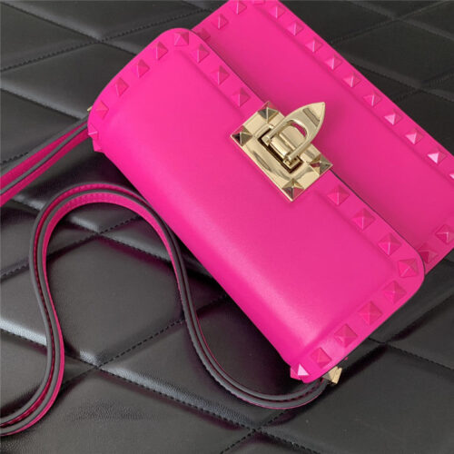 High Quality Luxury Valentino Garavani Rockstud23 Small Leather Bag product detail