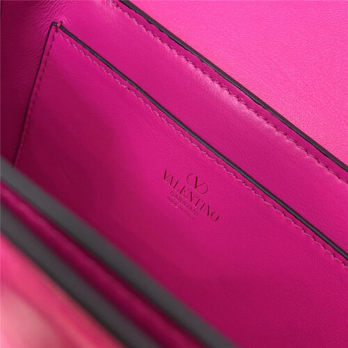 High Quality Luxury Valentino Garavani Rockstud23 Small Leather Bag product detail