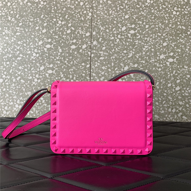 High Quality Luxury Valentino Garavani Rockstud23 Small Leather Bag product detail