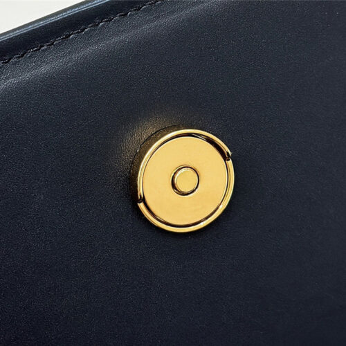 High Quality Luxury Fendi Womens Pink C’mon Small Bag product detail