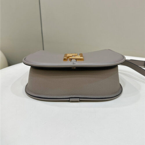 High Quality Luxury Fendi Womens Pink C’mon Small Bag – Style 32753 product detail