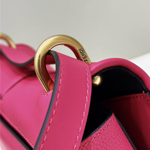 High Quality Luxury Fendi Womens Pink C’mon Small Bag – Style 32751 product detail