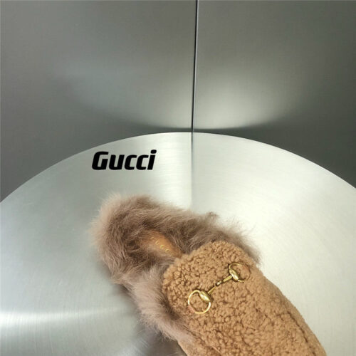 High Quality Luxury Gucci Fur Slippers – Style 05651 product detail
