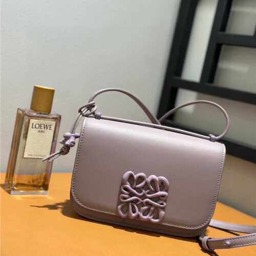 High Quality Luxury Loewe Goya Bag alternate view