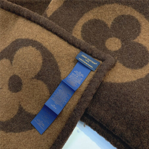 High Quality Luxury Louis Vuitton Sweet Dreams Scarf product detail